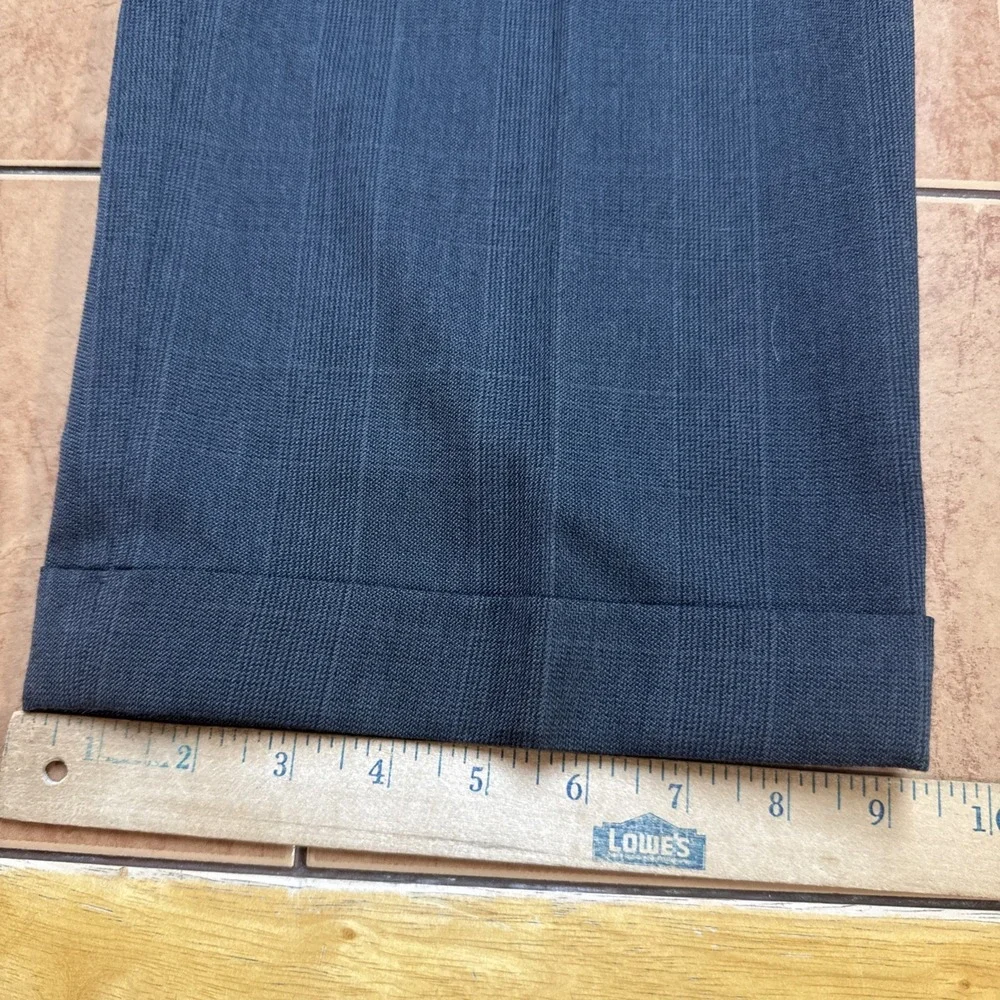 Stafford Vintage 2 Piece Suit 44S Pants 33 x 30 Gray Plaid Wool Blend USA Made